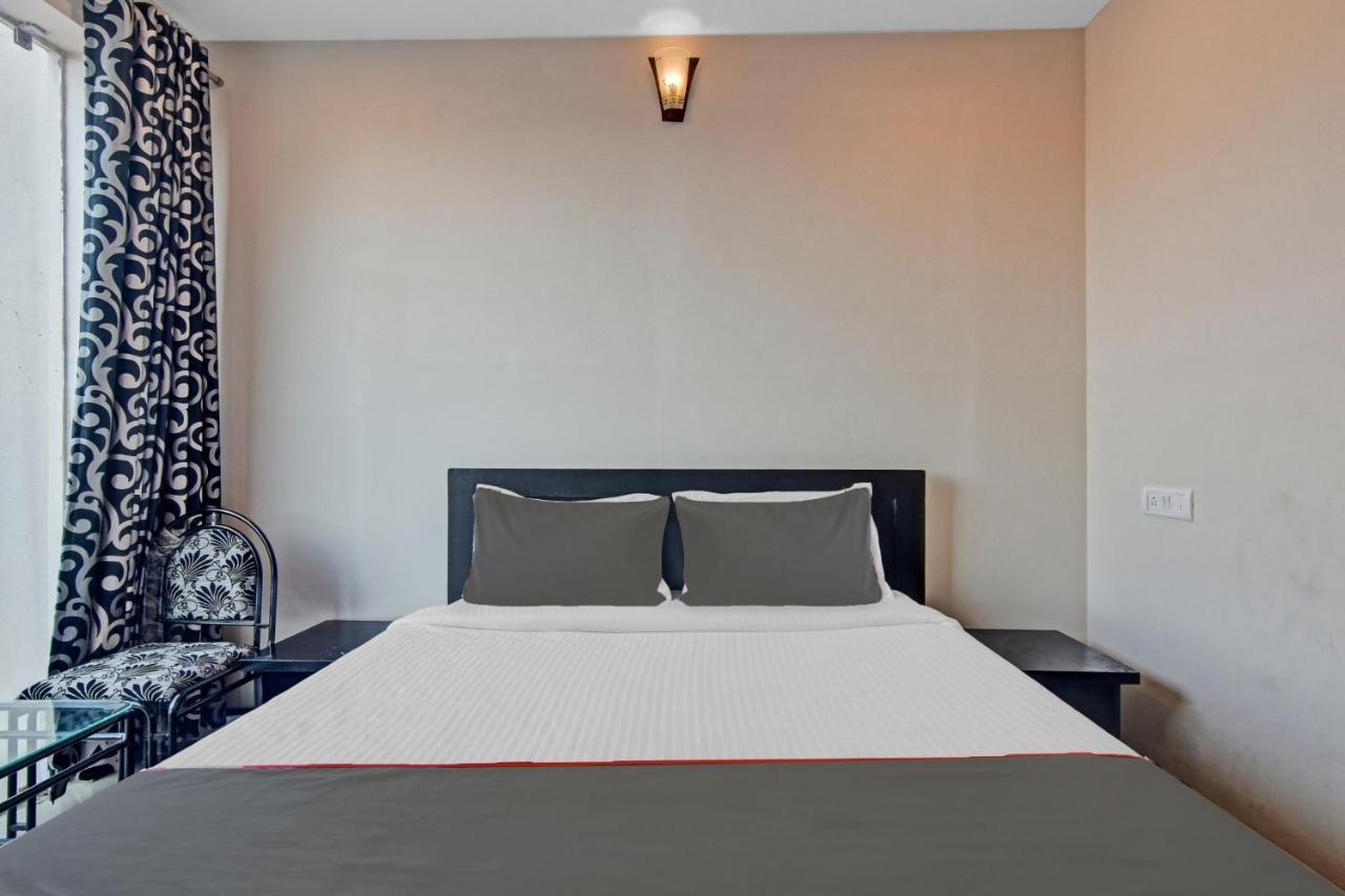 Capital O 86047 Hotel Sunview Cortalim Luaran gambar